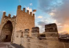 Zwischen Dorfleben und Moderne – die Kultur auf Mallorca Alcudia Stadtmauer Marès
