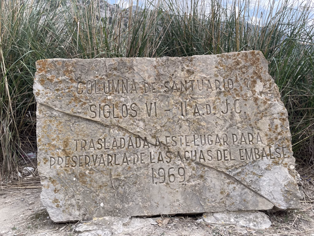 gorg blau - columna de santuario