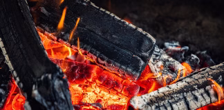 Grillen auf Mallorca – zwischen Feuer, Meer und Lebensgefühl Grillkohle