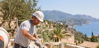 Als Maurer auf Mallorca arbeiten und Zukunft bauen Maurer Mallorca - Natursteinmauer mit Ausblick
