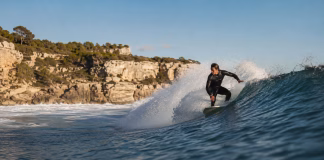 Surfen auf Mallorca statt Sonnenbaden – abseits des Massentourismus Surfen auf Mallorca - auf der Welle
